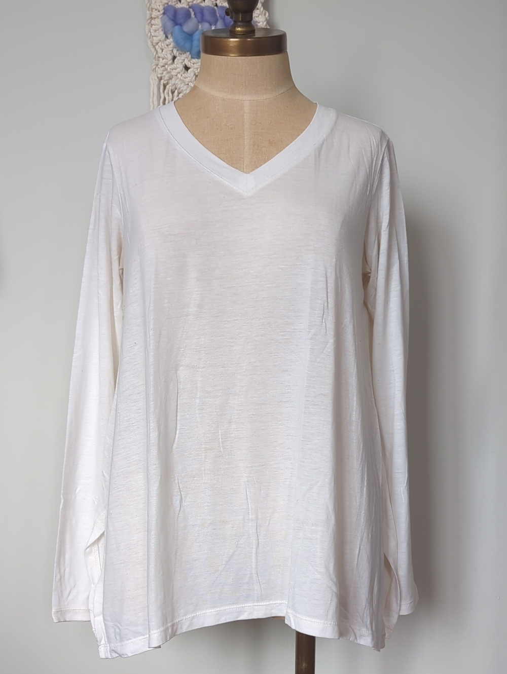 Uniqlo Off White V-neck Long Sleeve Tee Size S